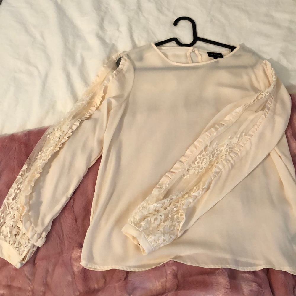 Long sleeve lace blouse